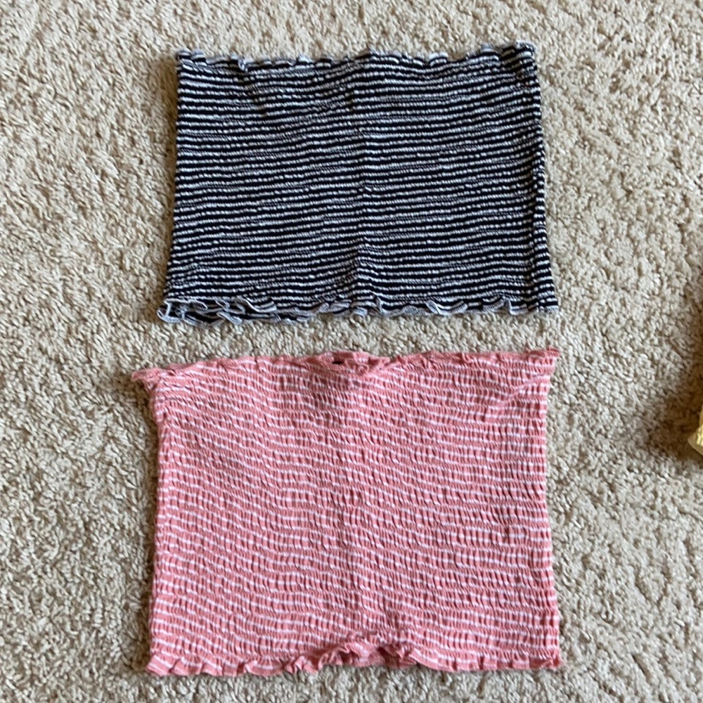 2 striped tube tops, same top one pink one black
